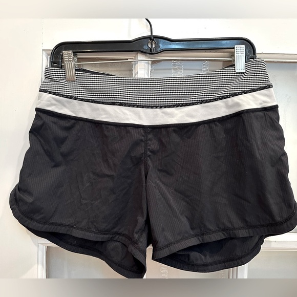 Lululemon Women's Athletic Run Speed Shorts in Black Navy Gray Size 8 Medium M - Picture 1 of 9